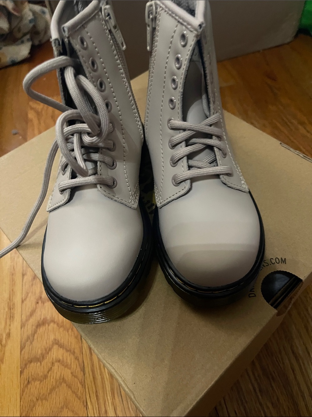 As is dr marten vintage taupe size 11